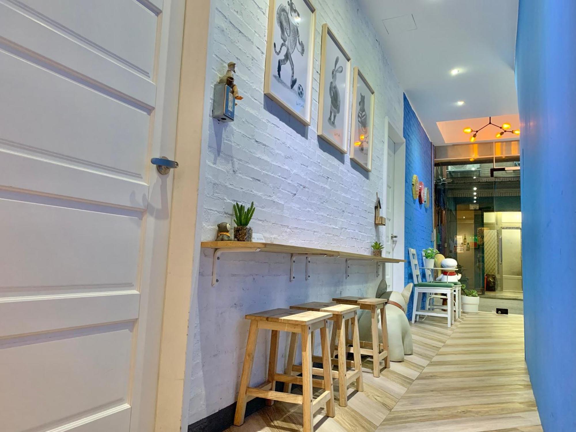 Backpackers' Hostel Taoyuan Airport Exterior photo