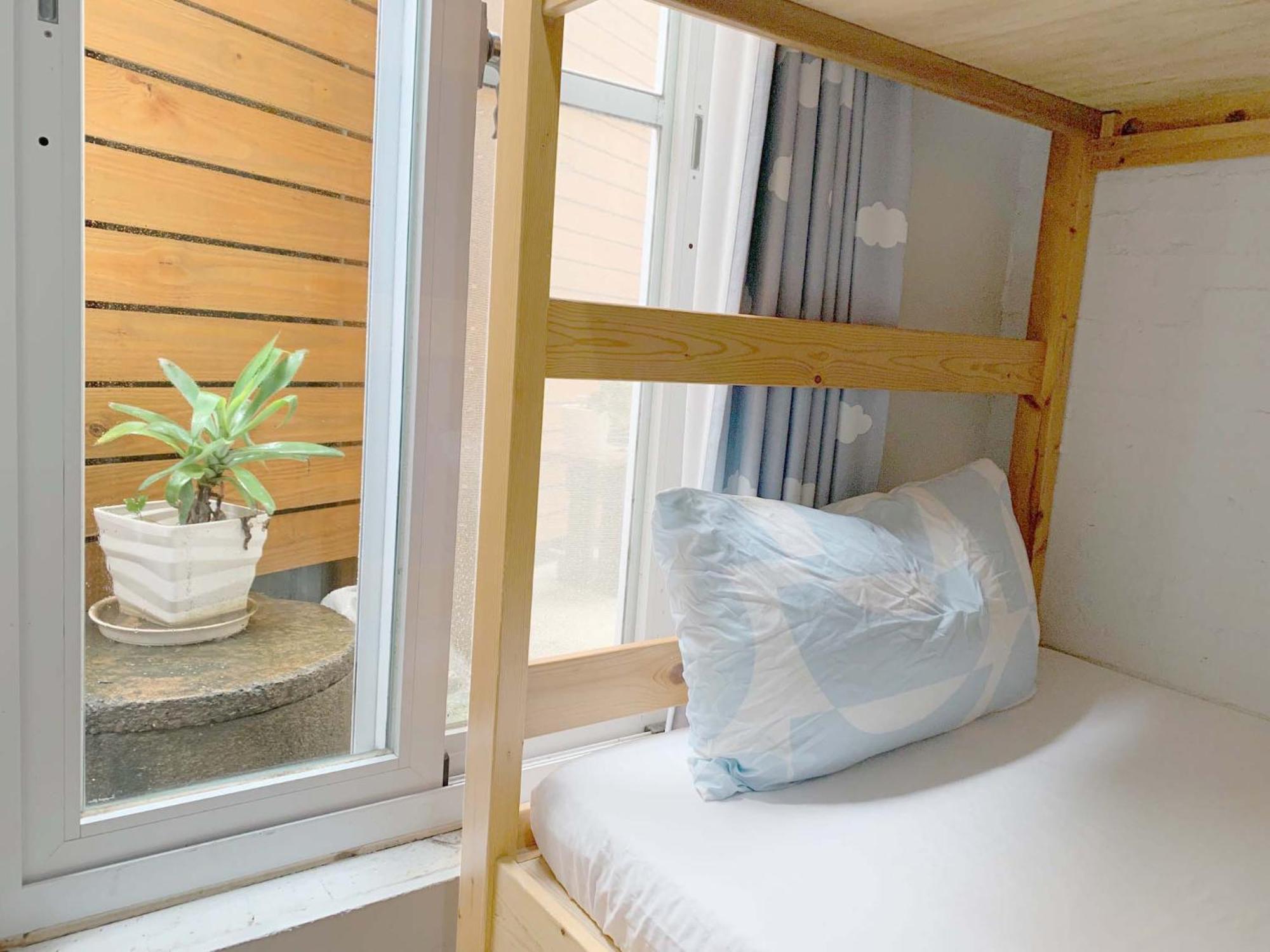 Backpackers' Hostel Taoyuan Airport Exterior photo